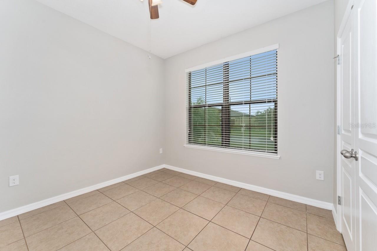 Image 13 of 26 For 940 Vicenza Street