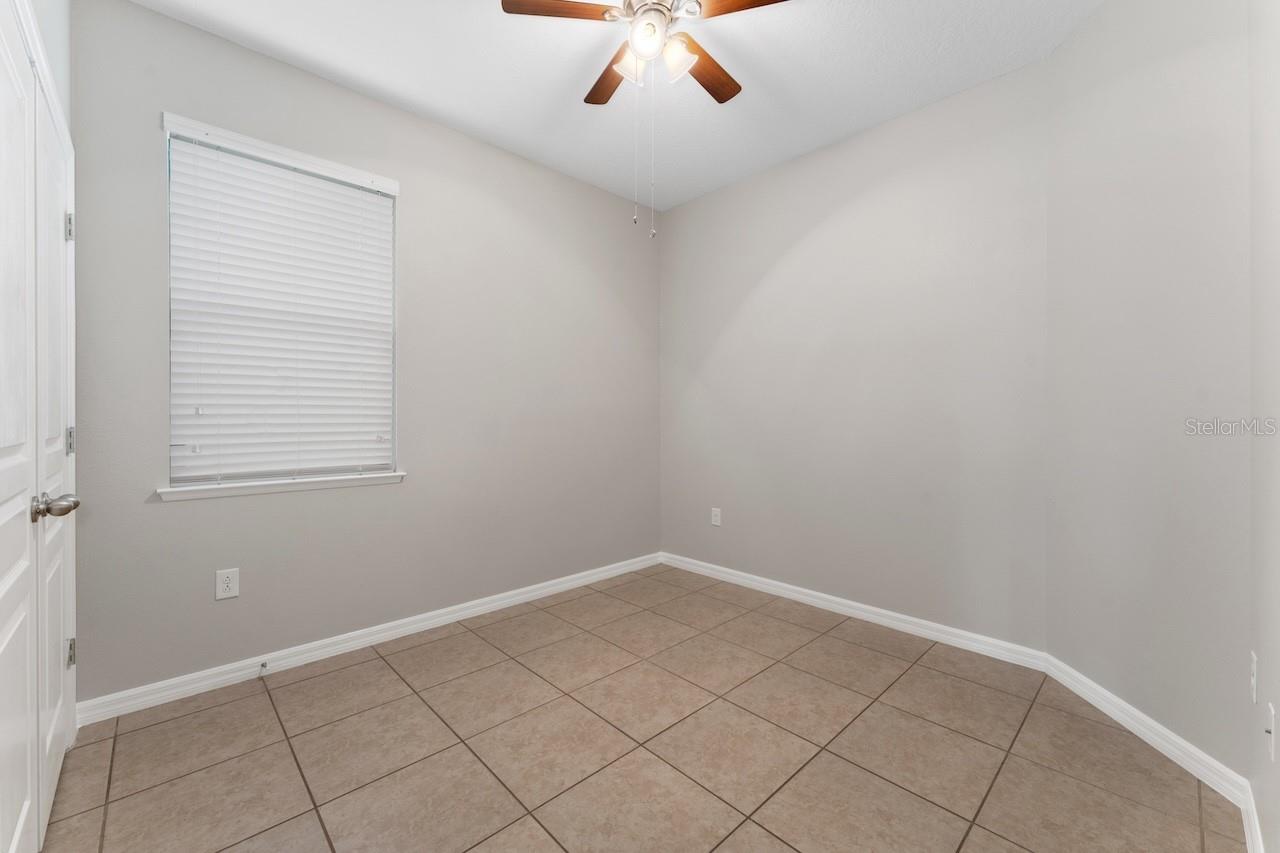 Image 15 of 26 For 940 Vicenza Street