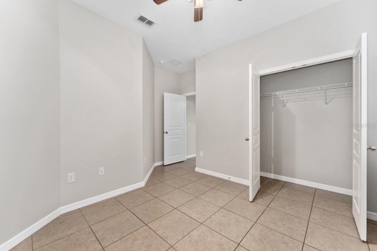 Image 16 of 26 For 940 Vicenza Street
