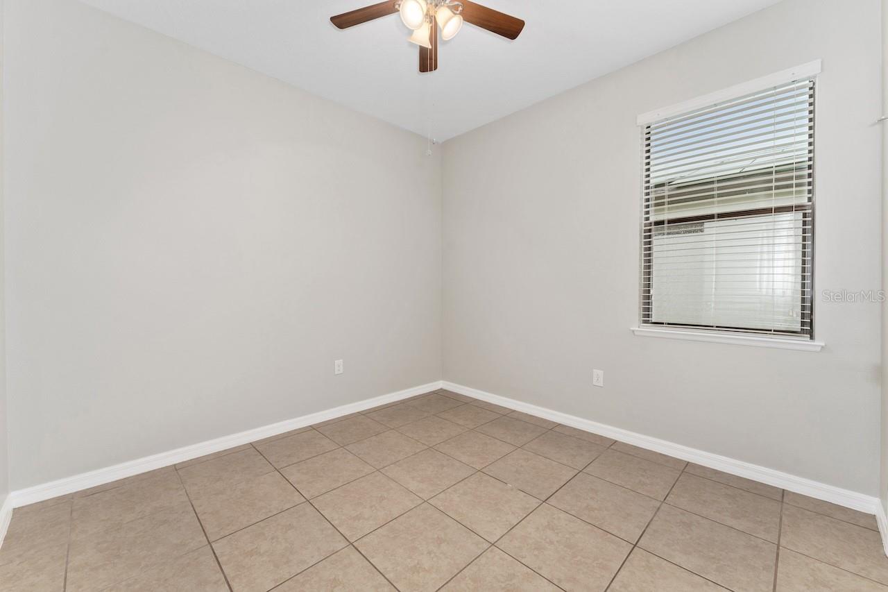 Image 18 of 26 For 940 Vicenza Street