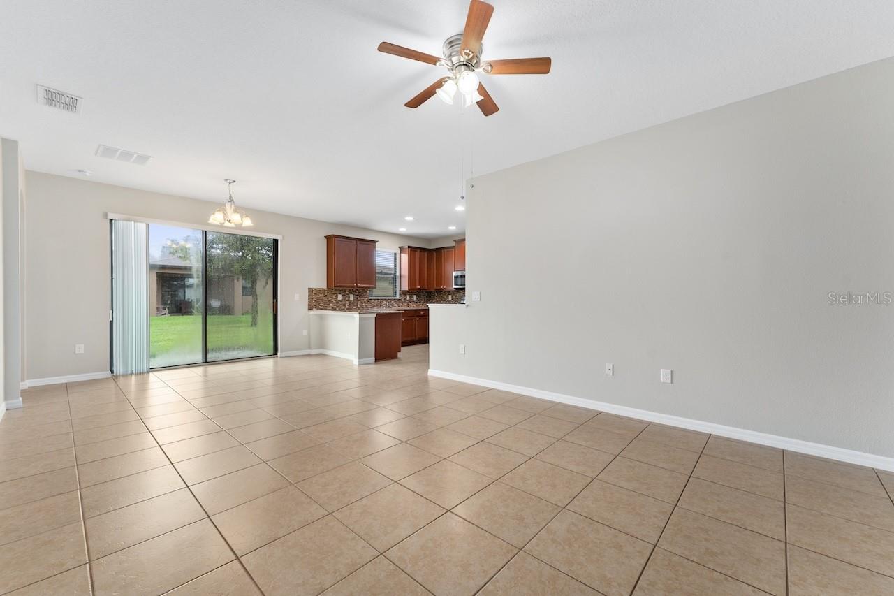 Image 4 of 26 For 940 Vicenza Street