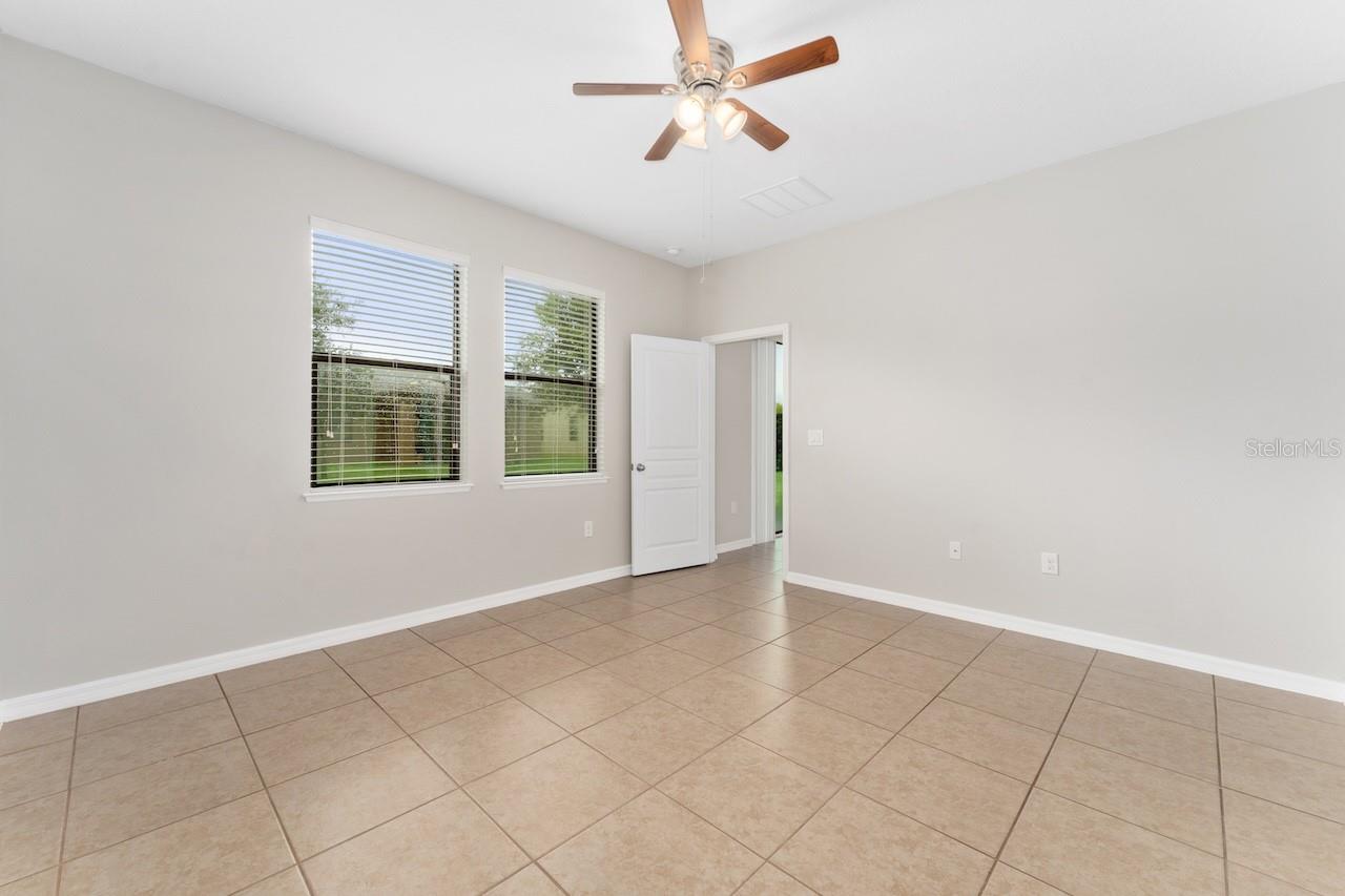 Image 9 of 26 For 940 Vicenza Street