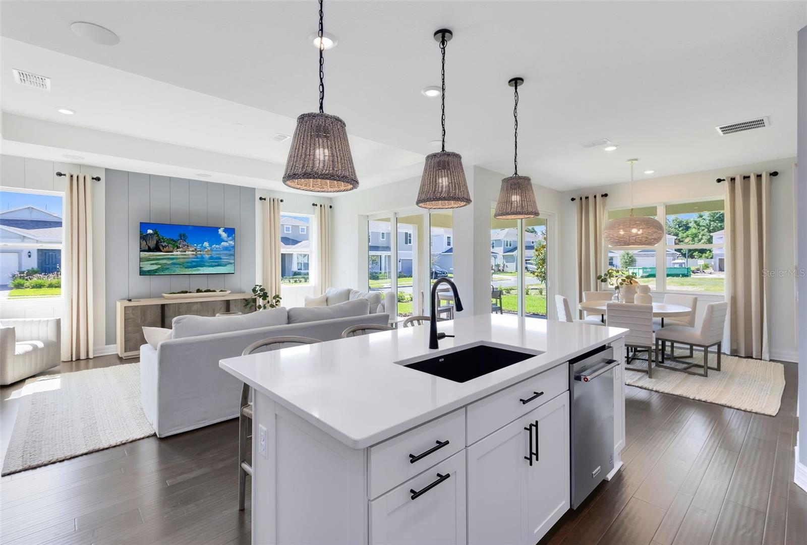 Image 7 of 17 For 6720 Willow View Avenue