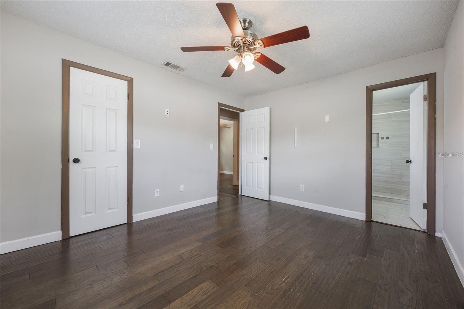 Image 13 of 27 For 725 Laurel Way