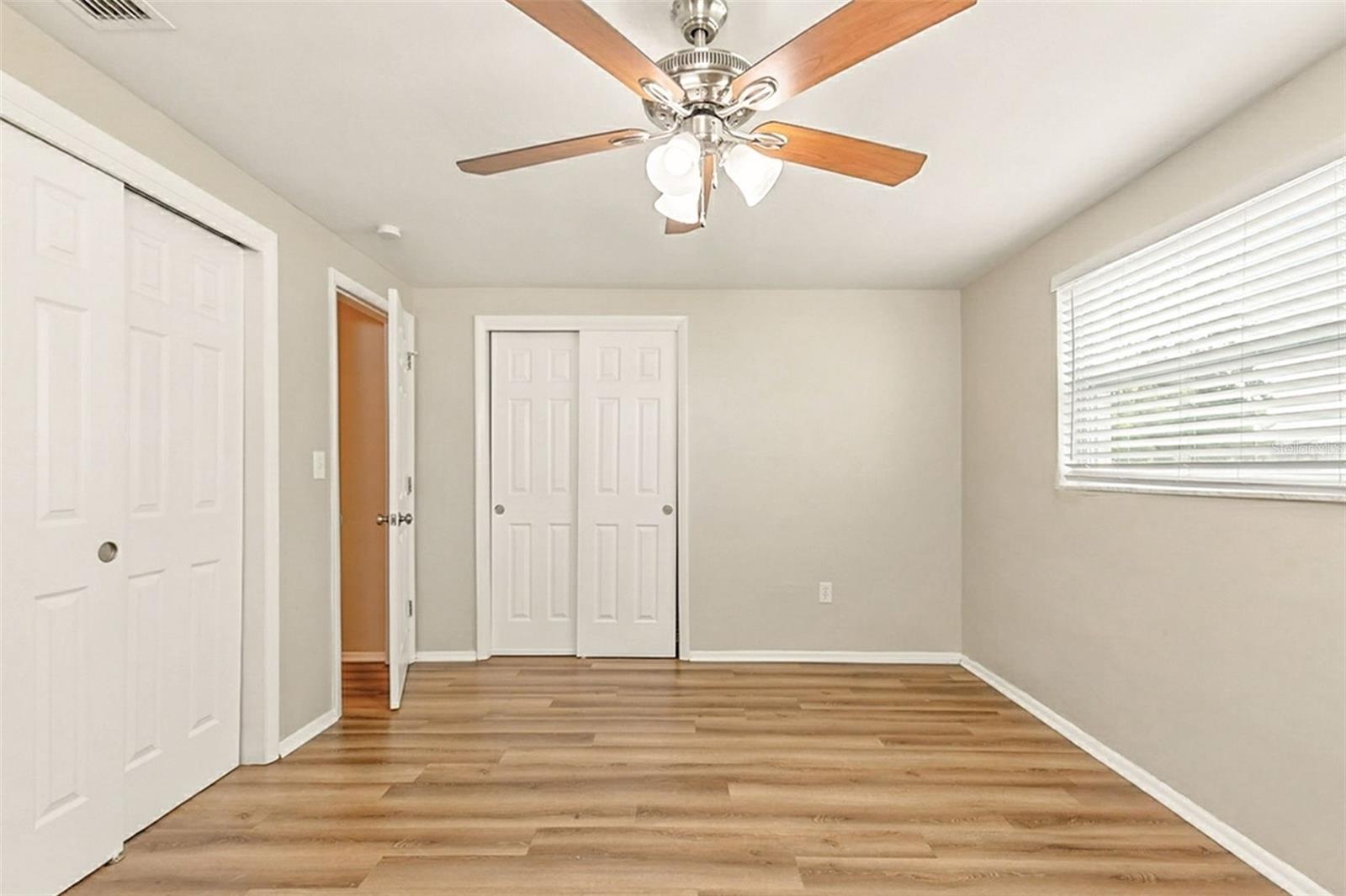 Image 21 of 36 For 4241 Newbury Drive