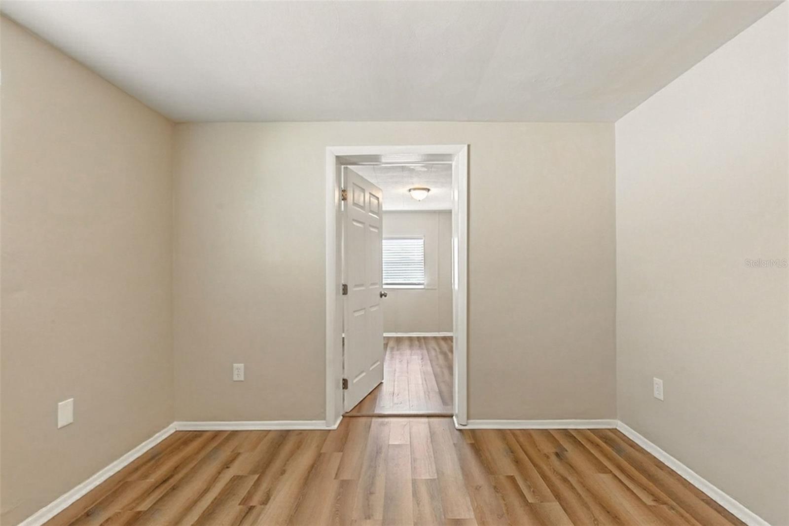 Image 23 of 36 For 4241 Newbury Drive