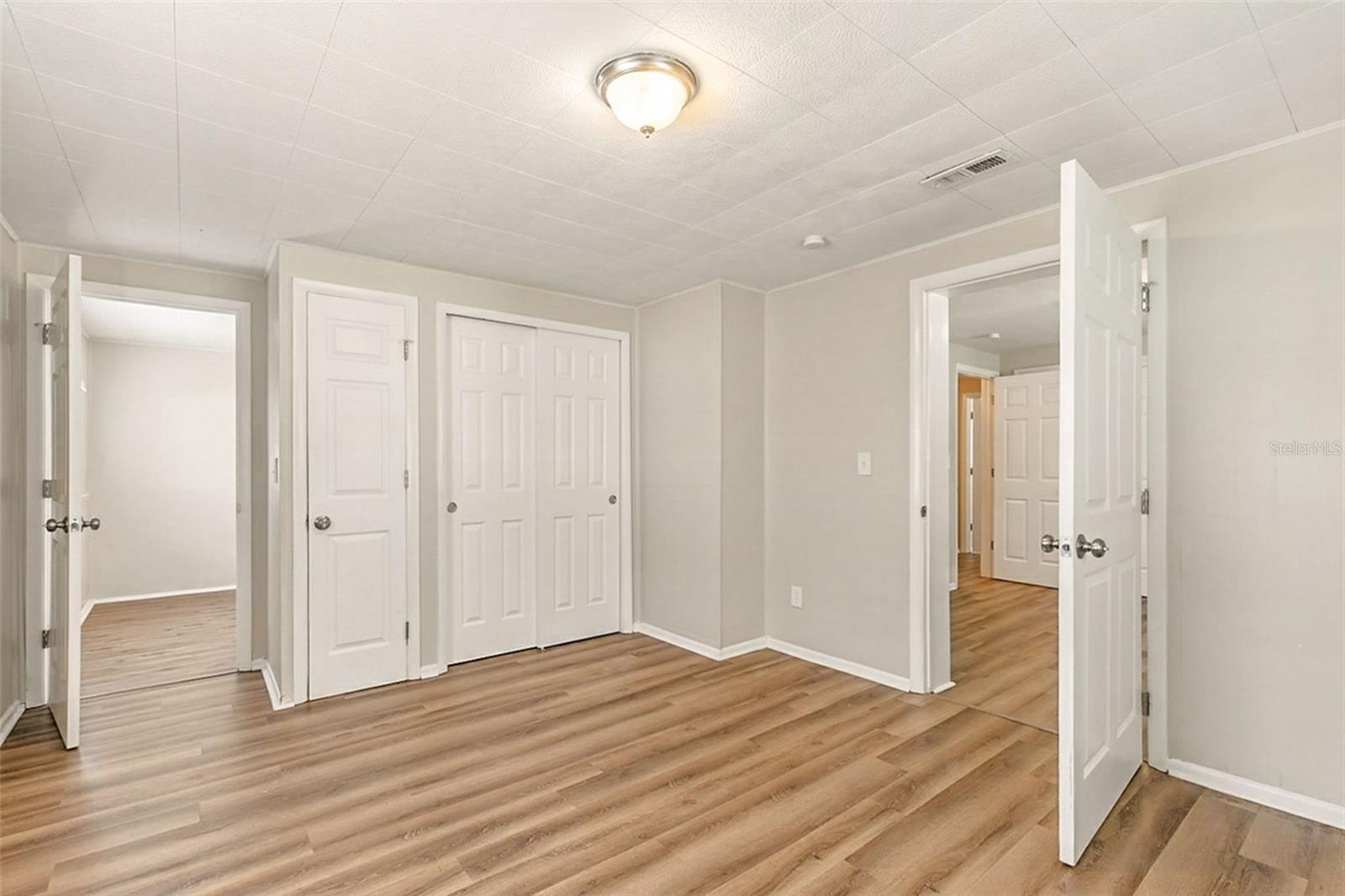 Image 27 of 36 For 4241 Newbury Drive