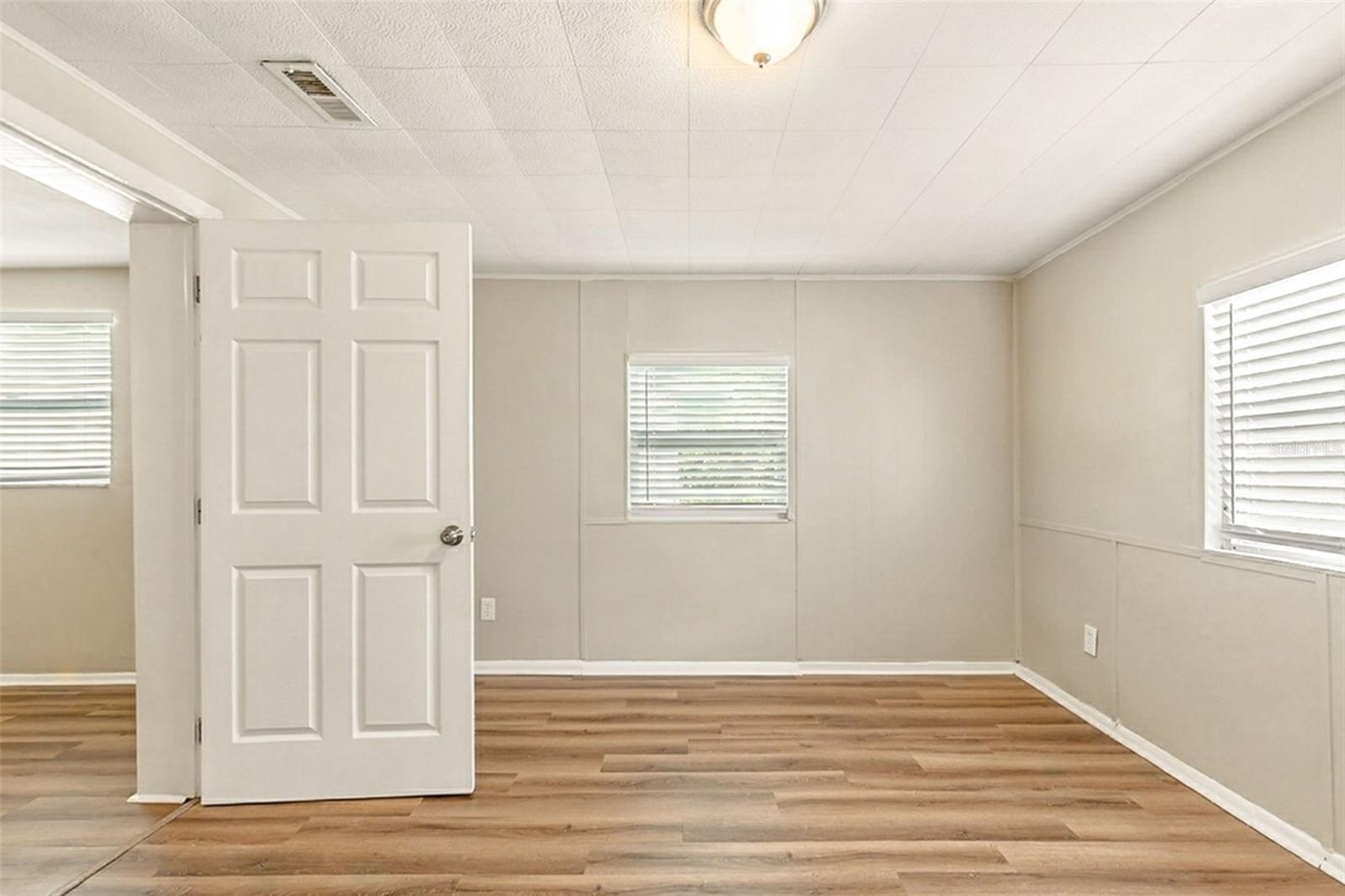 Image 29 of 36 For 4241 Newbury Drive