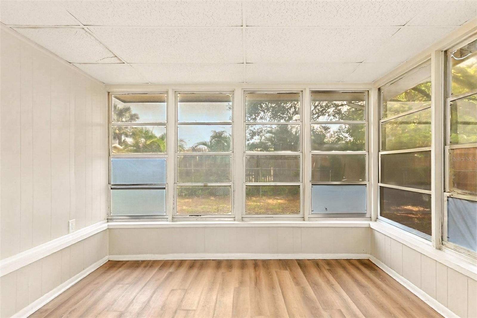 Image 31 of 36 For 4241 Newbury Drive