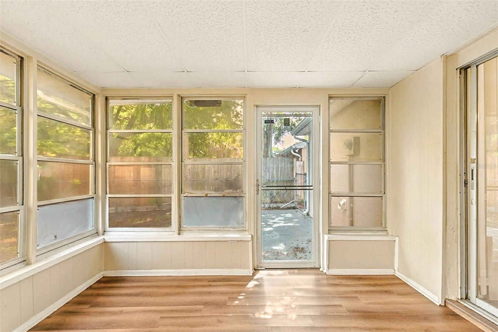 Image 32 of 36 For 4241 Newbury Drive