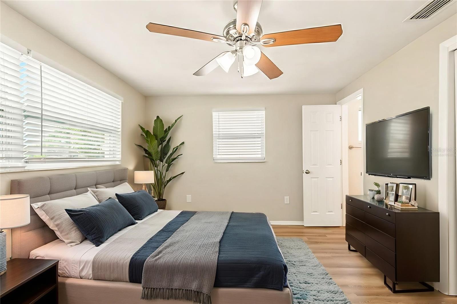 Image 4 of 36 For 4241 Newbury Drive