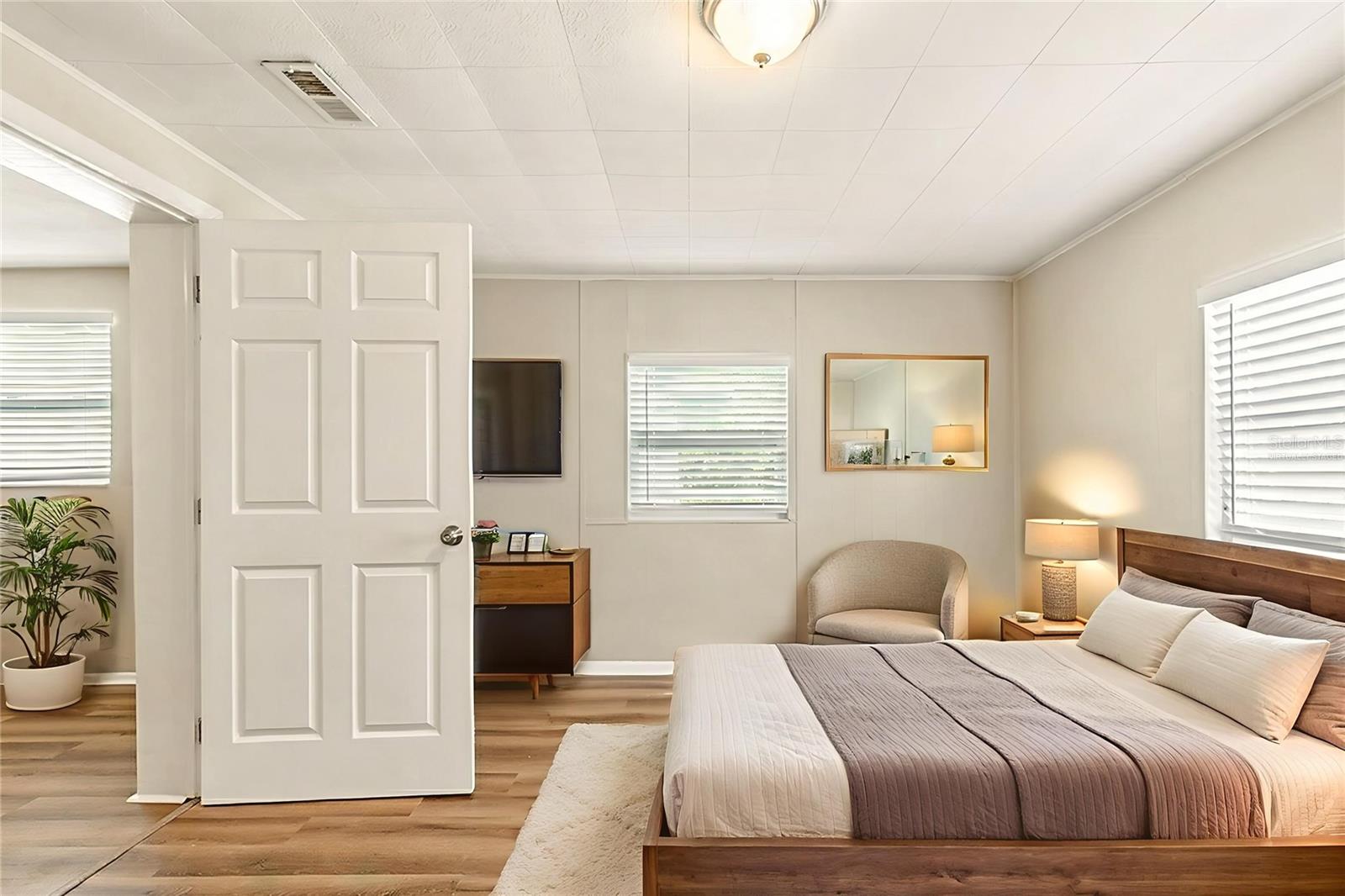 Image 5 of 36 For 4241 Newbury Drive