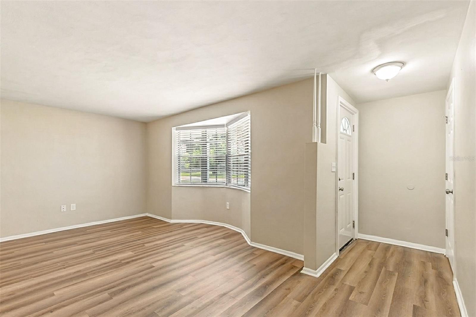 Image 8 of 36 For 4241 Newbury Drive