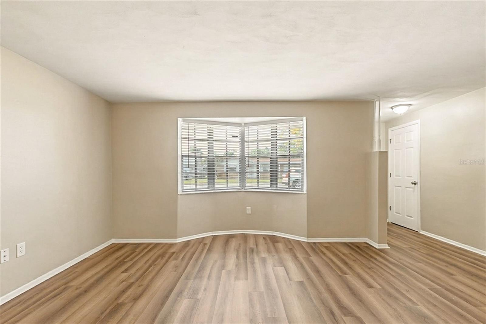 Image 9 of 36 For 4241 Newbury Drive