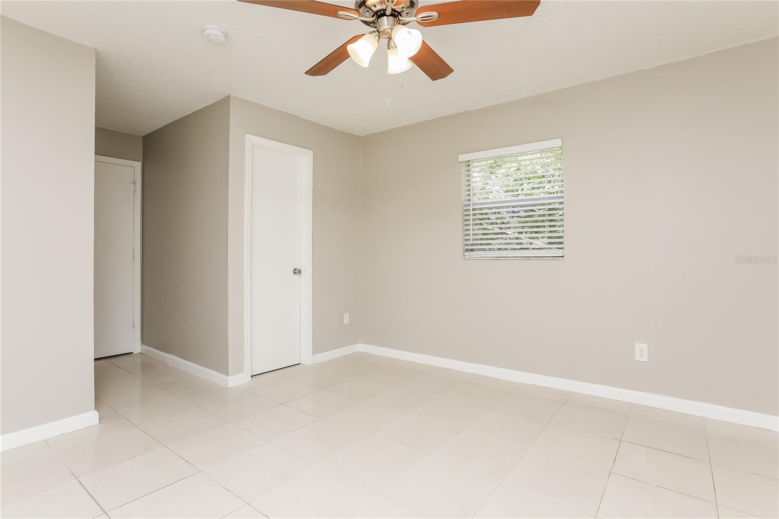 Image 7 of 16 For 616 Bay Cove