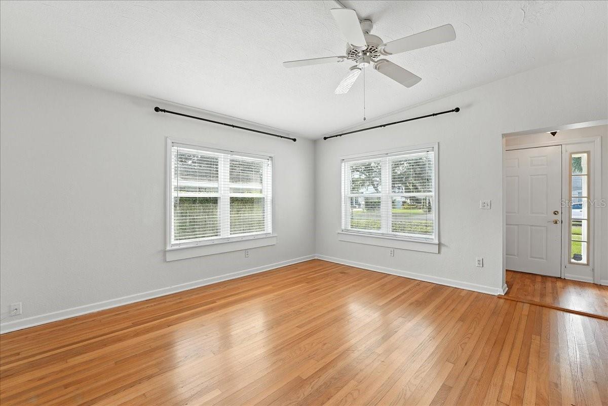 Image 2 of 16 For 1641 Chestnut Avenue