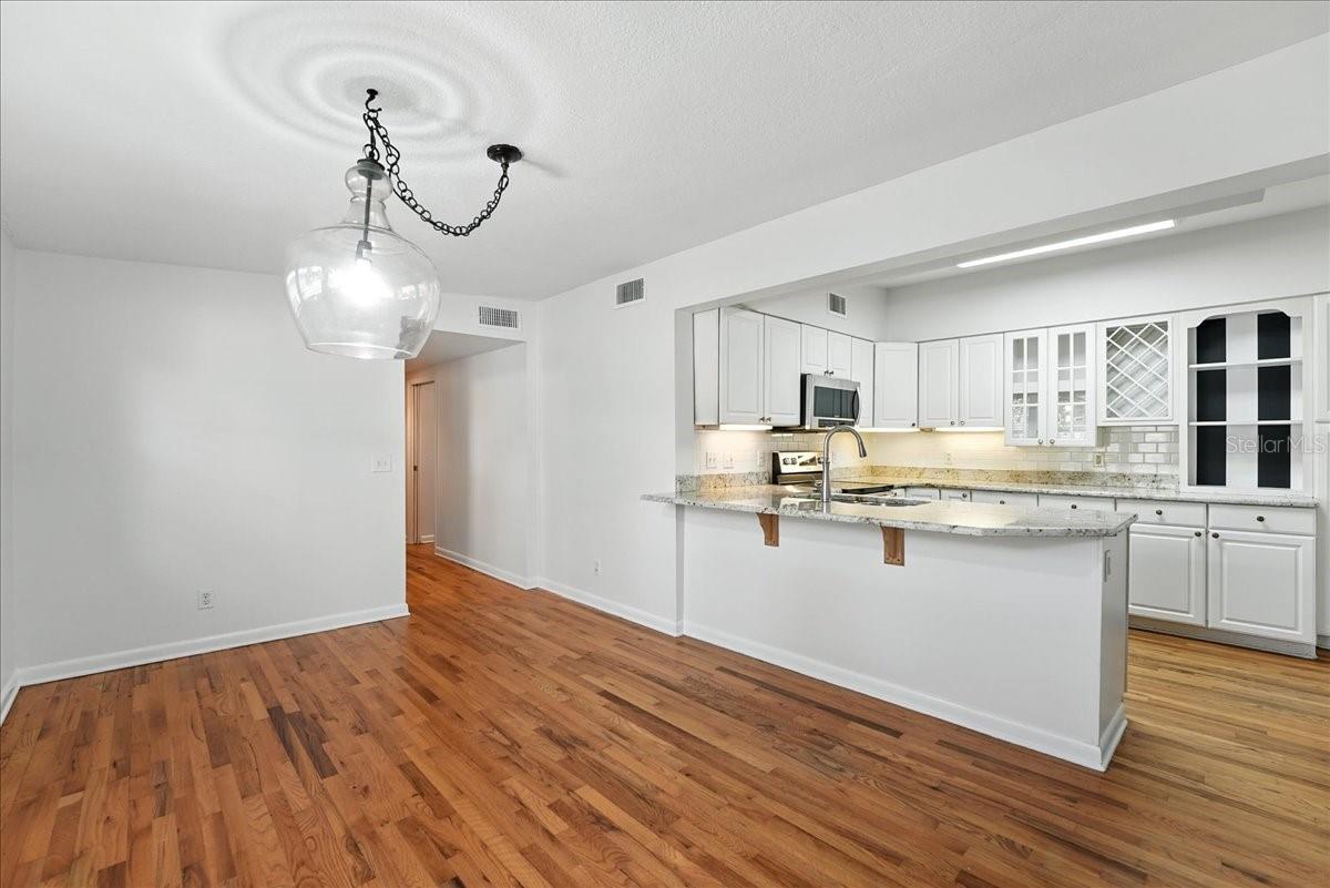 Image 6 of 16 For 1641 Chestnut Avenue