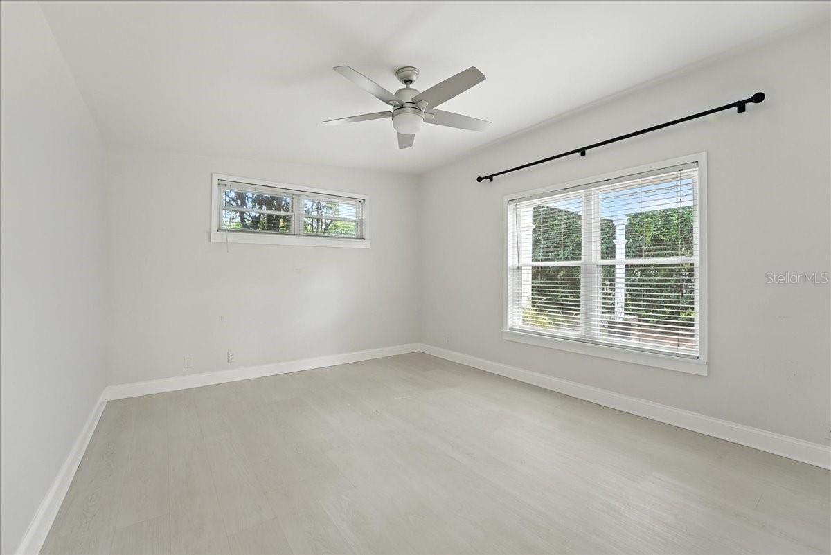 Image 8 of 16 For 1641 Chestnut Avenue