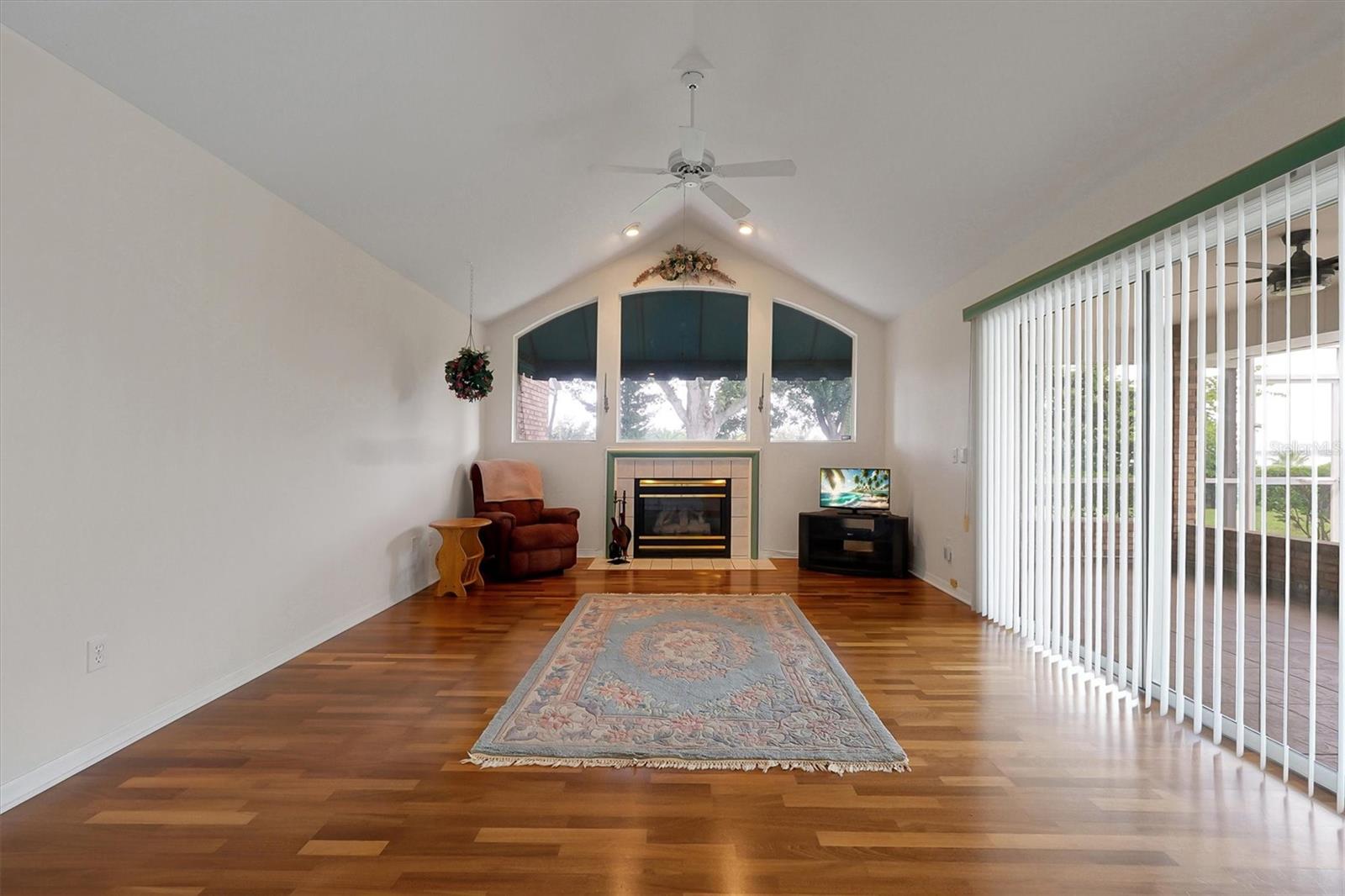 Image 14 of 39 For 12452 Lake Ridge Circle