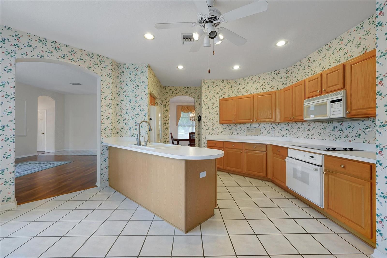 Image 16 of 39 For 12452 Lake Ridge Circle