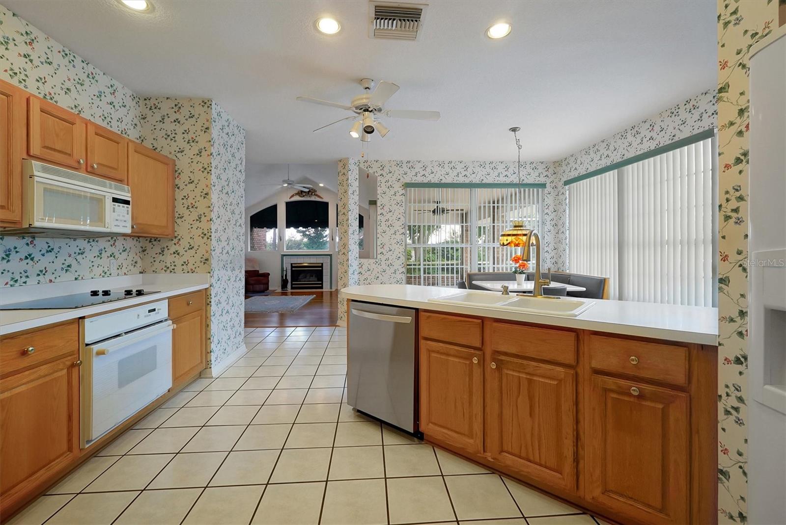 Image 17 of 39 For 12452 Lake Ridge Circle