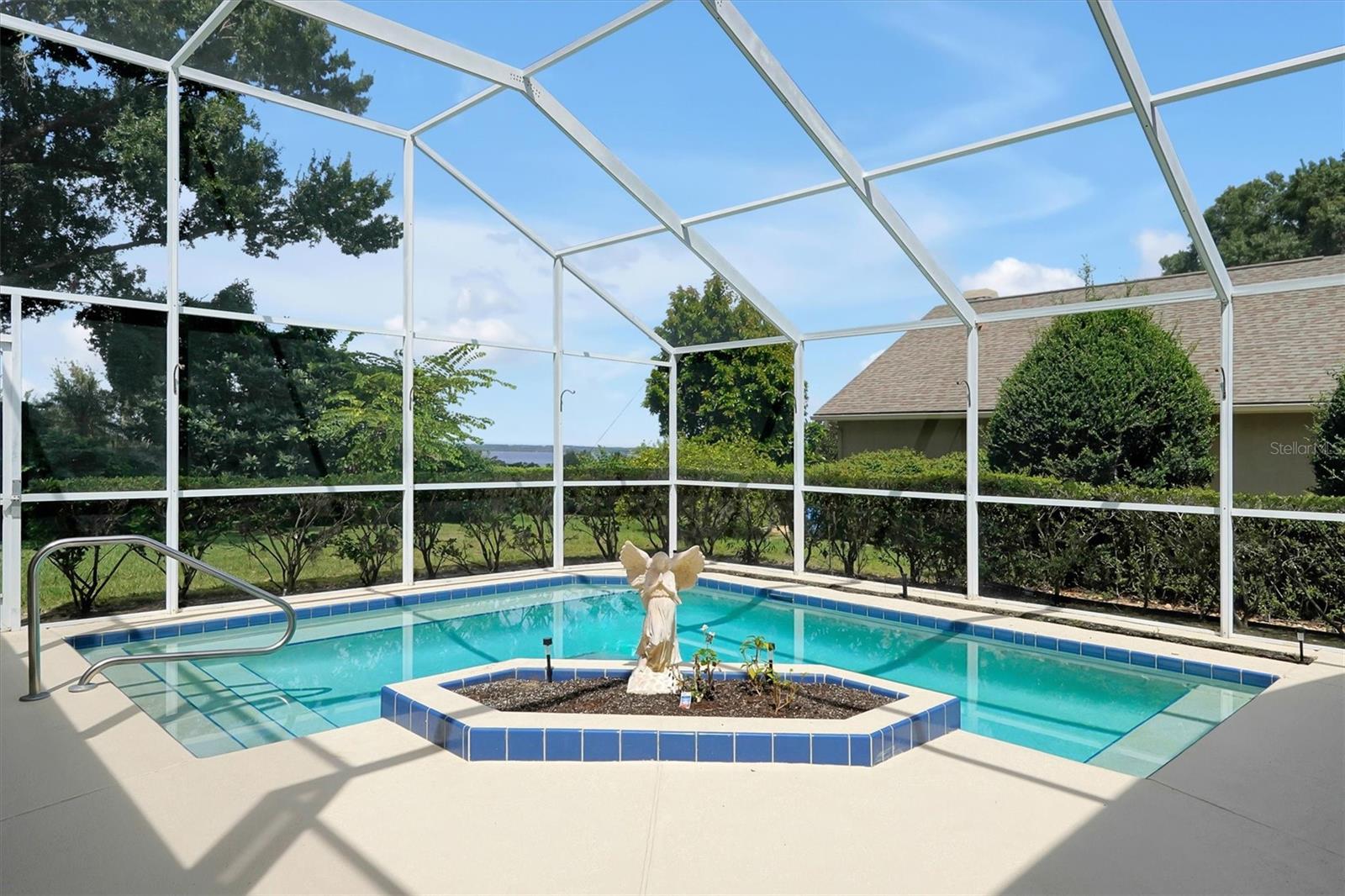 Image 21 of 39 For 12452 Lake Ridge Circle
