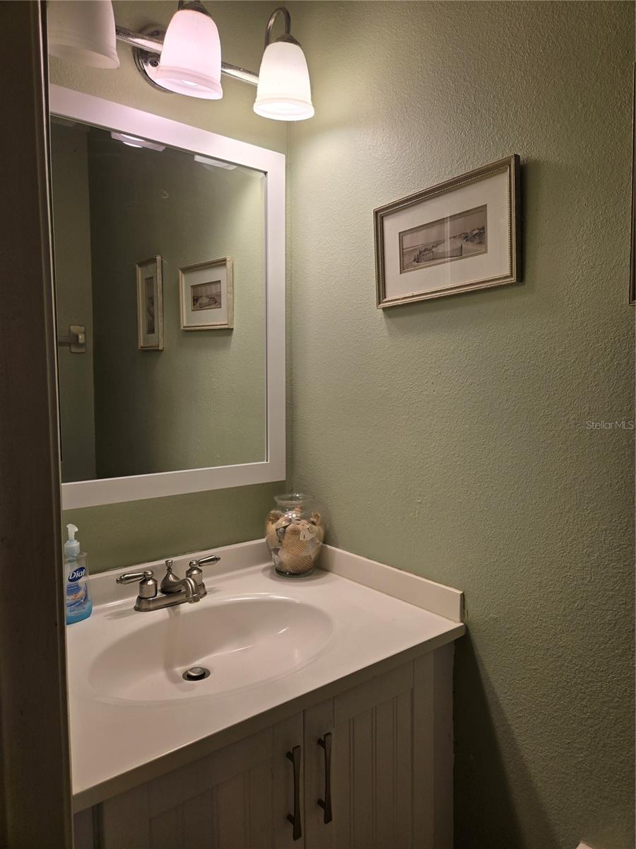 Image 10 of 25 For 411 Green Spring Circle