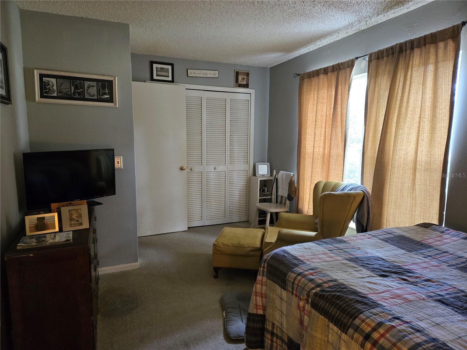 Image 15 of 25 For 411 Green Spring Circle