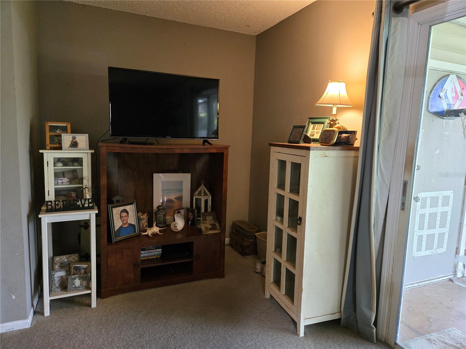 Image 8 of 25 For 411 Green Spring Circle