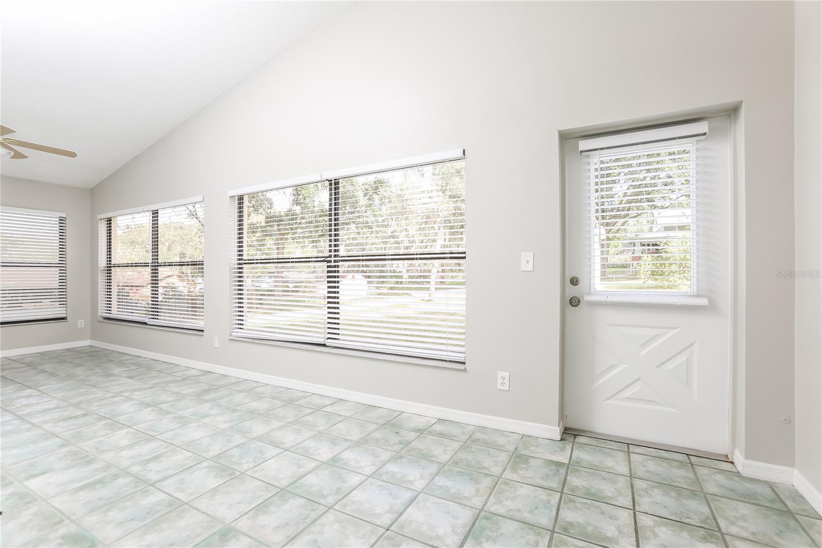 Image 7 of 16 For 12823 Anderson Hill