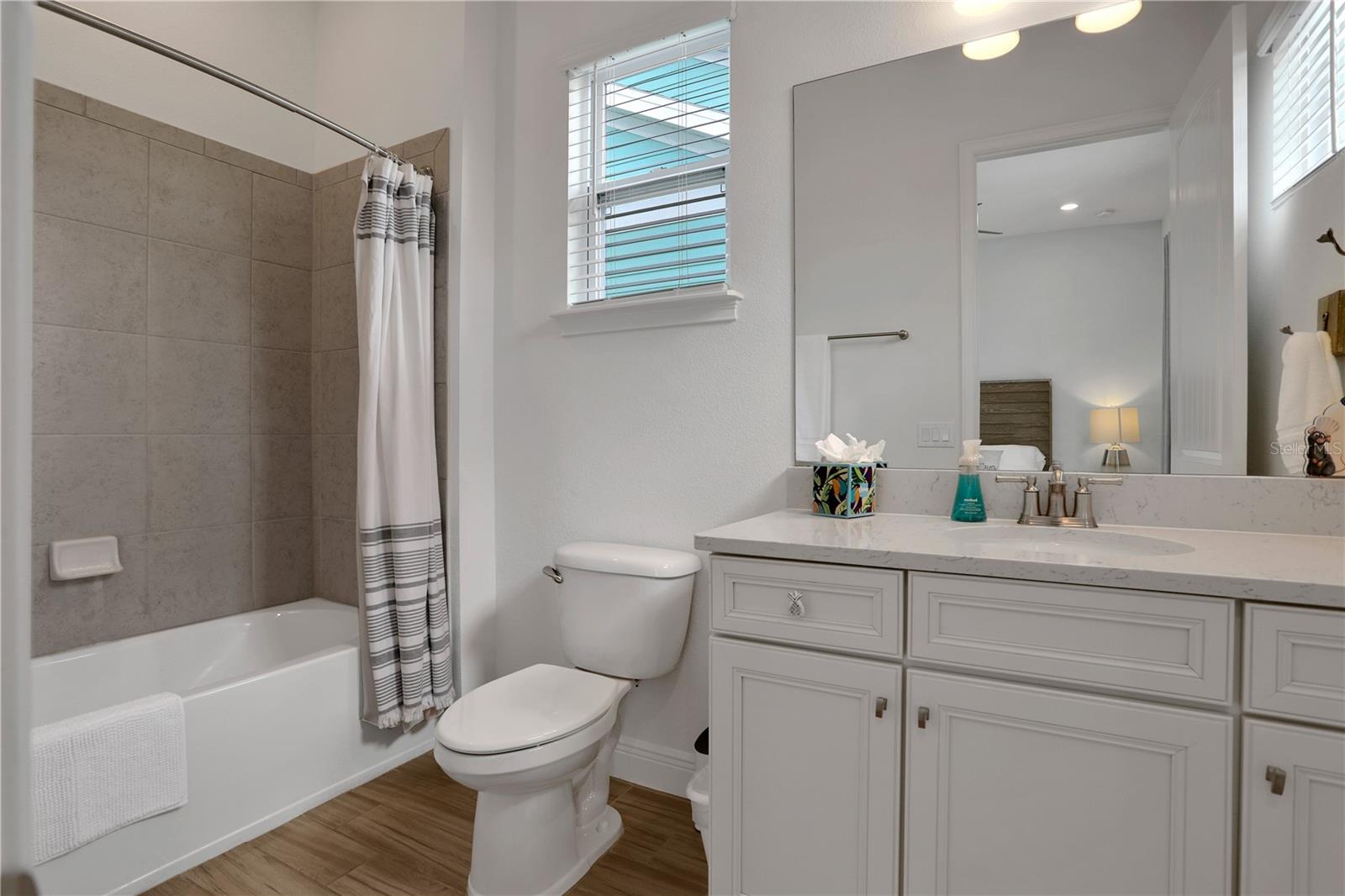 Image 24 of 62 For 8061 Lost Shaker Lane