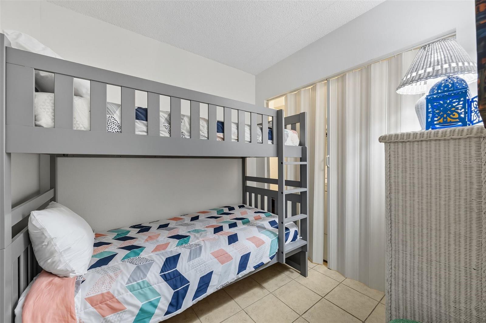 Image 24 of 41 For 13720 Gulf Boulevard 609