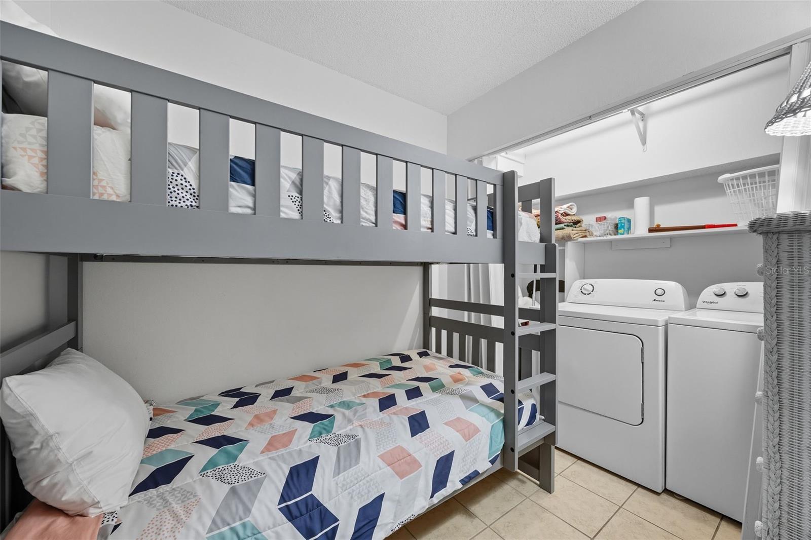 Image 25 of 41 For 13720 Gulf Boulevard 609