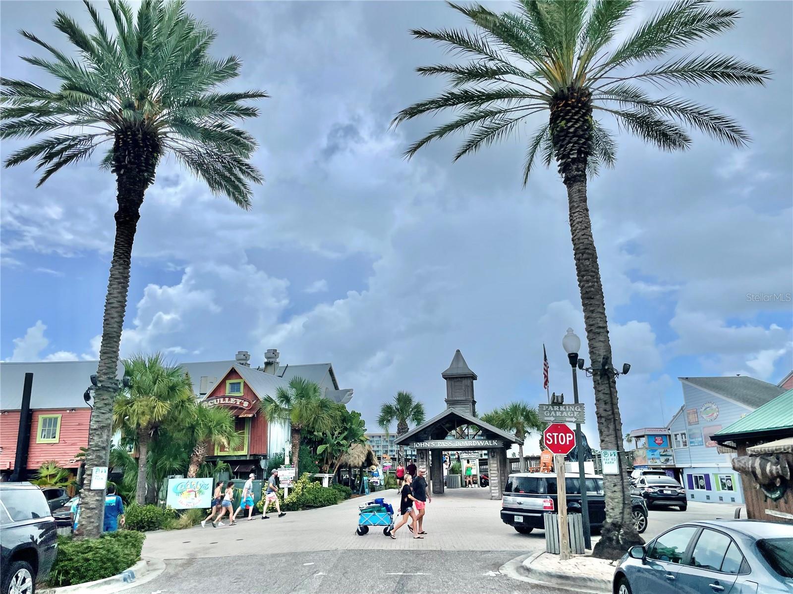 Image 36 of 41 For 13720 Gulf Boulevard 609