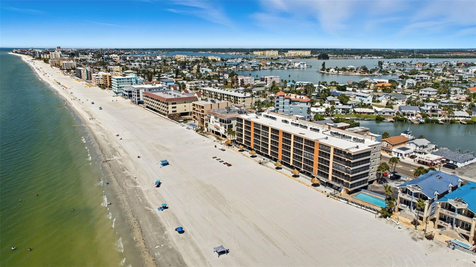 Image 8 of 41 For 13720 Gulf Boulevard 609