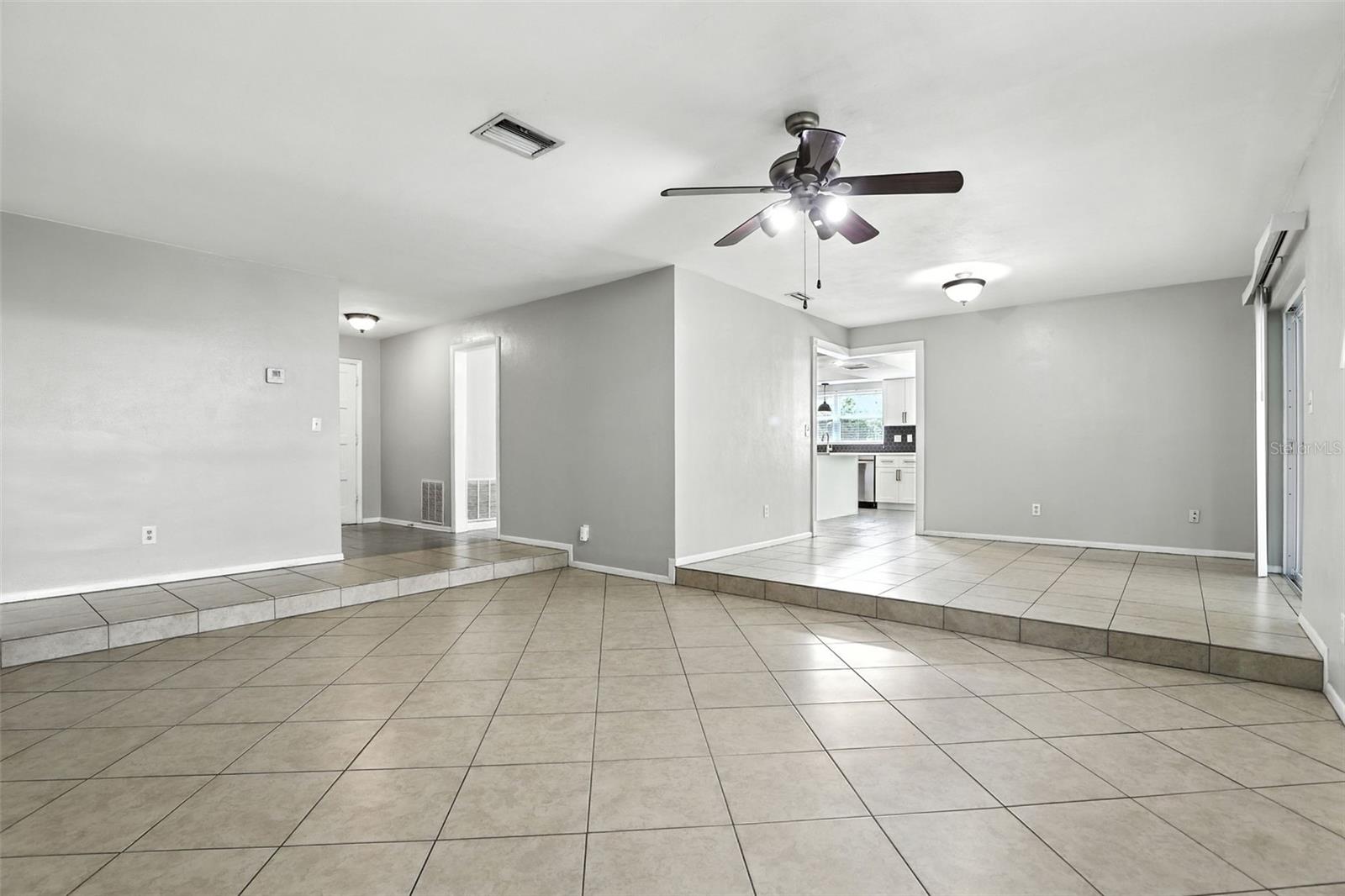 Image 4 of 45 For 1362 Tierra Circle