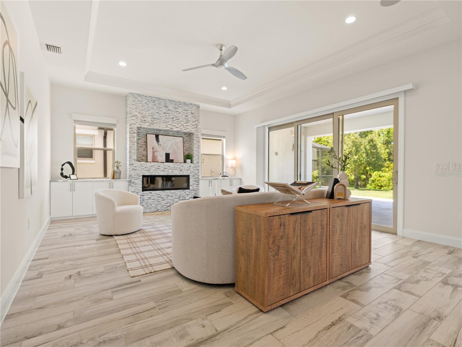 Image 17 of 59 For 10414 Royal Cypress Way
