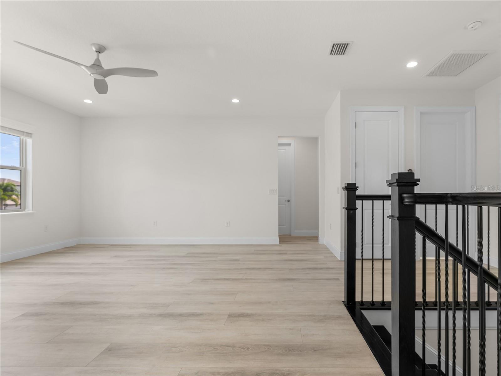 Image 37 of 59 For 10414 Royal Cypress Way