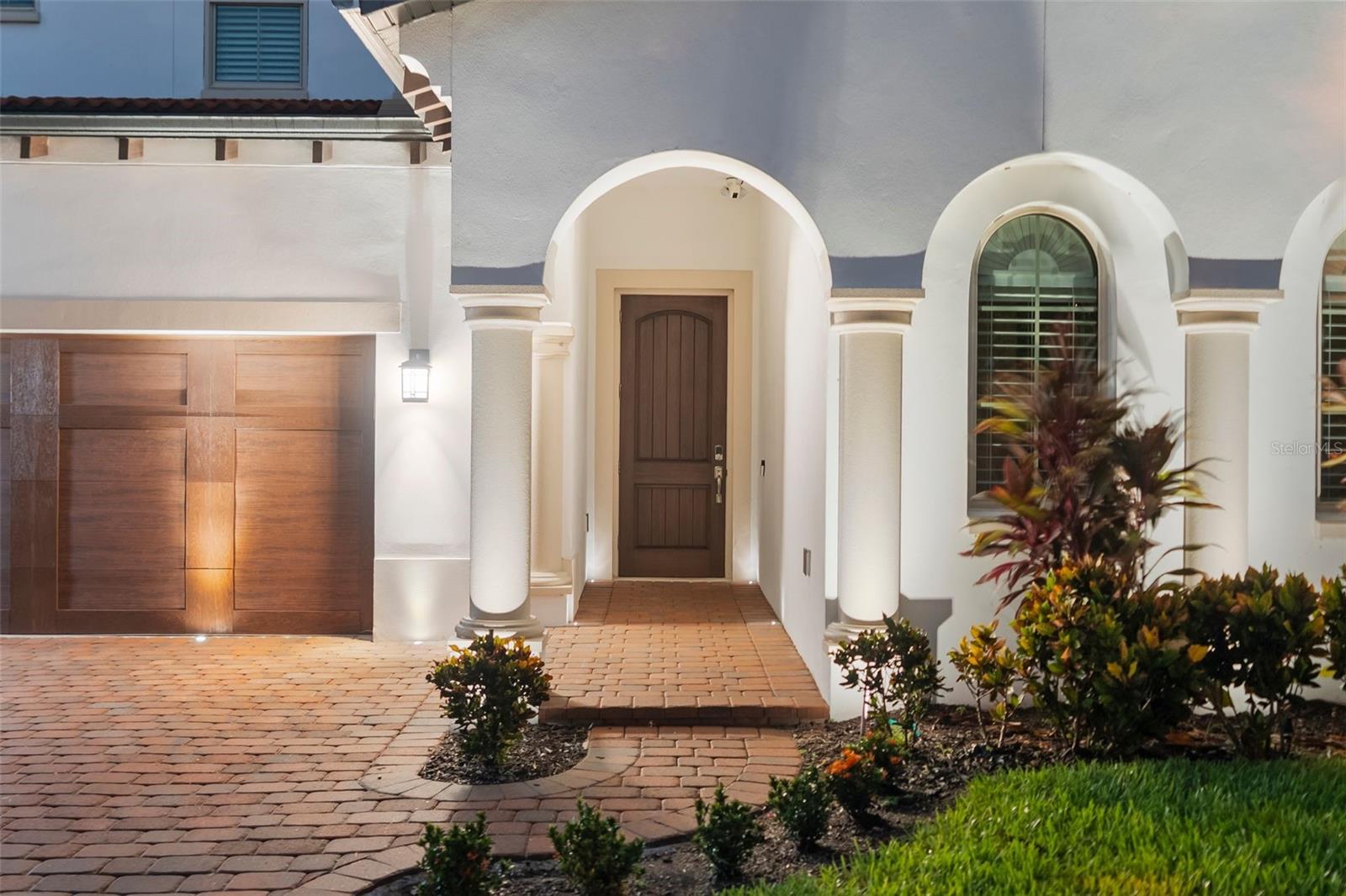Image 5 of 59 For 10414 Royal Cypress Way