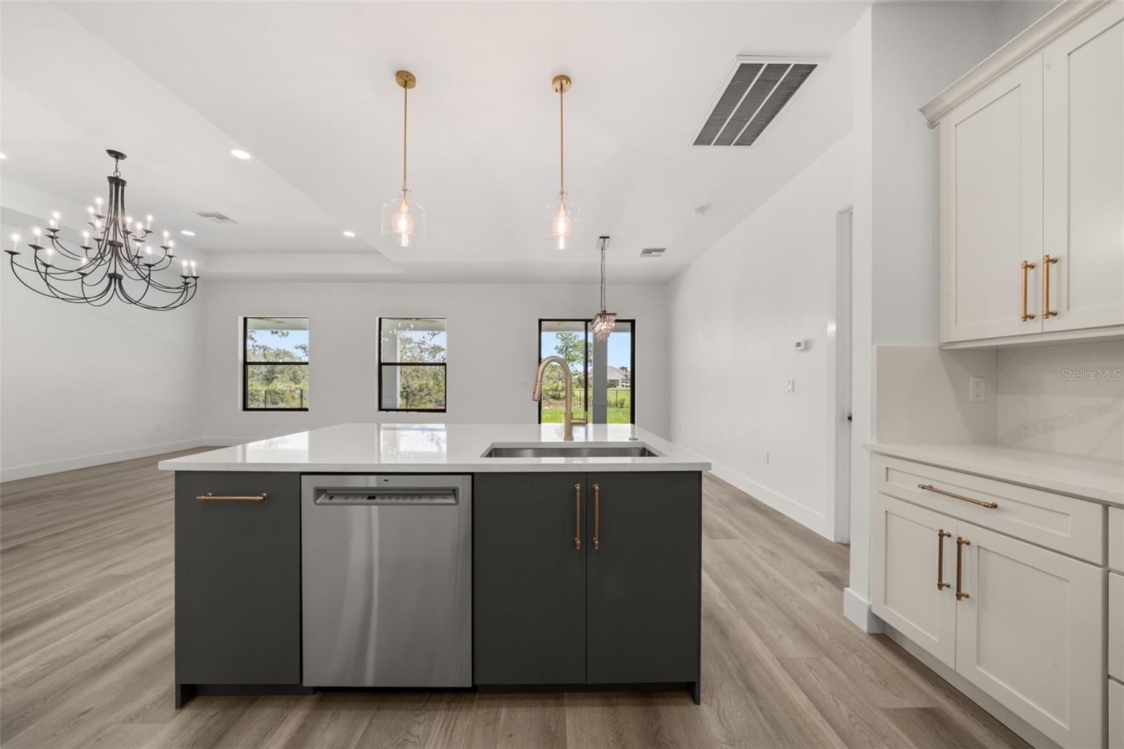 Image 13 of 39 For 2800 Monza Drive