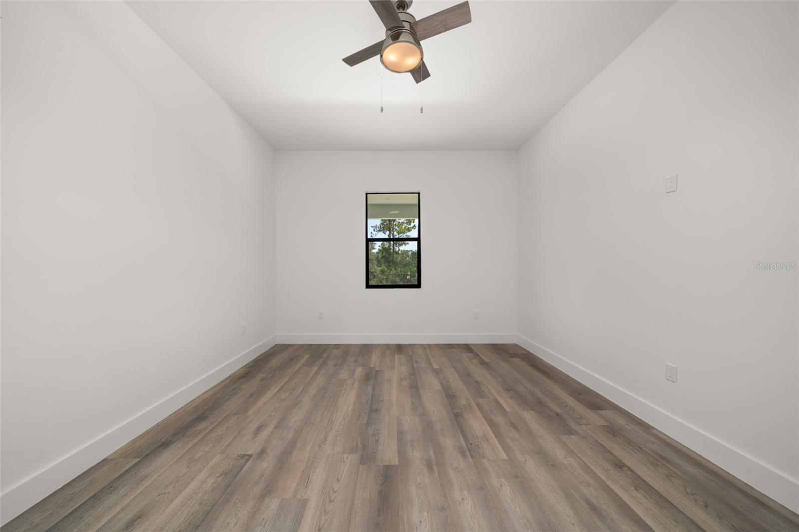 Image 30 of 39 For 2800 Monza Drive