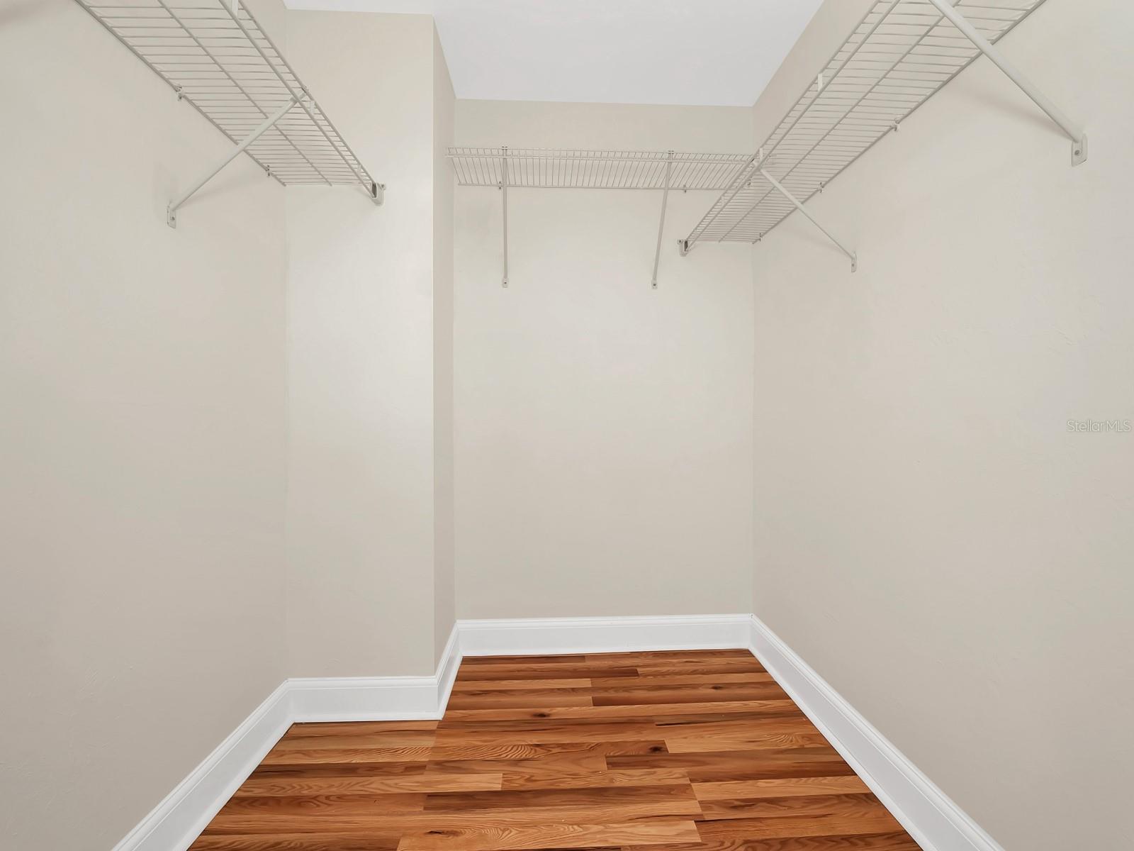 Image 7 of 33 For 15051 Royal Oaks Lane 906