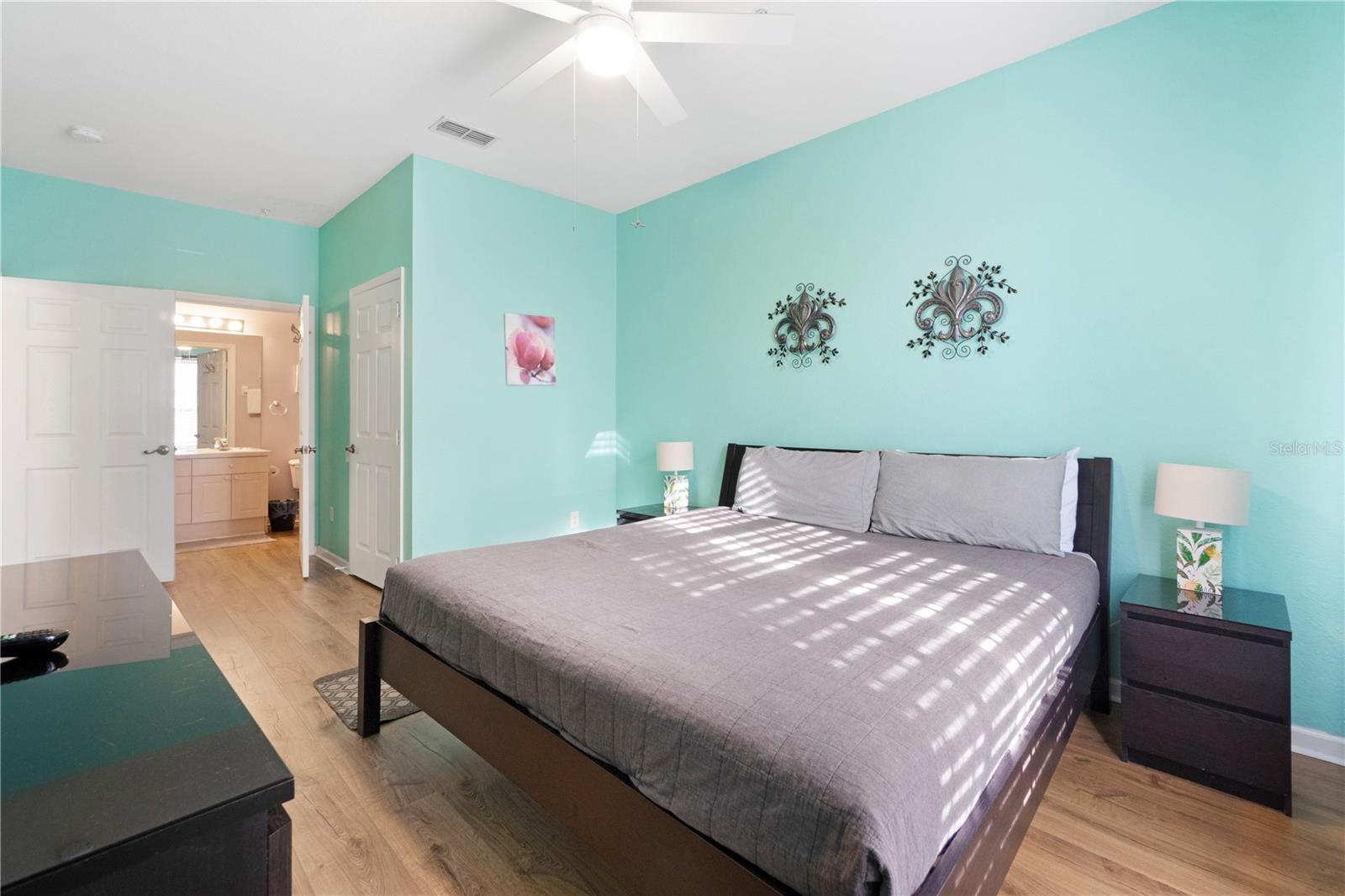 Image 13 of 39 For 2302 Silver Palm Drive 101