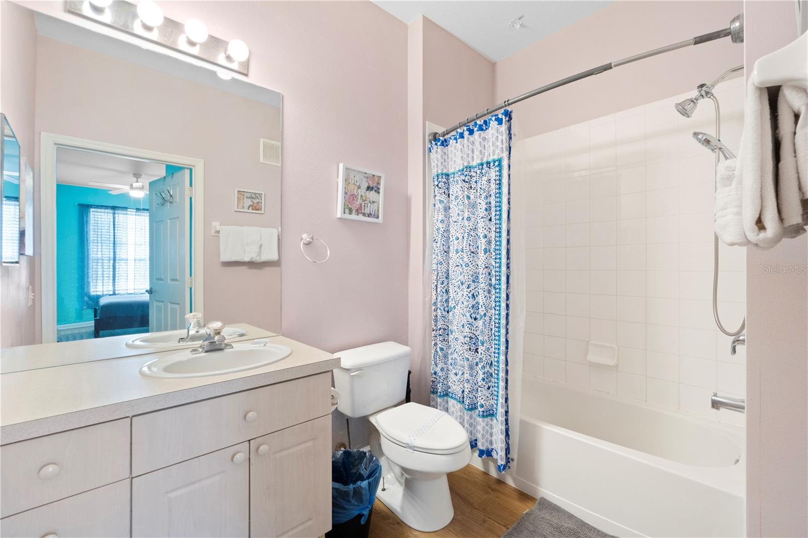 Image 14 of 39 For 2302 Silver Palm Drive 101