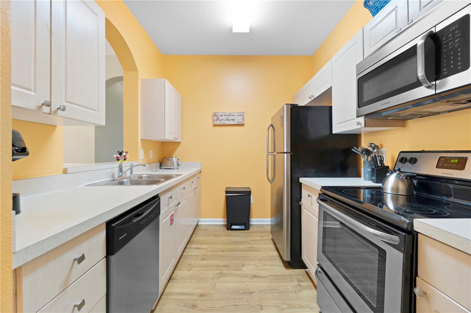 Image 6 of 39 For 2302 Silver Palm Drive 101