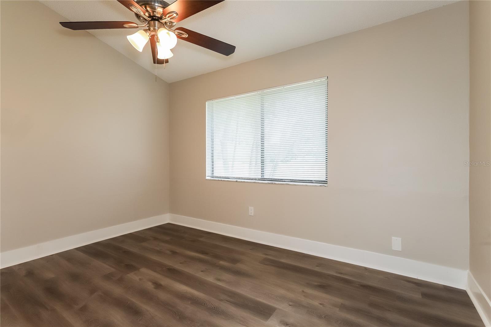 Image 10 of 16 For 1515 Kestrel Way