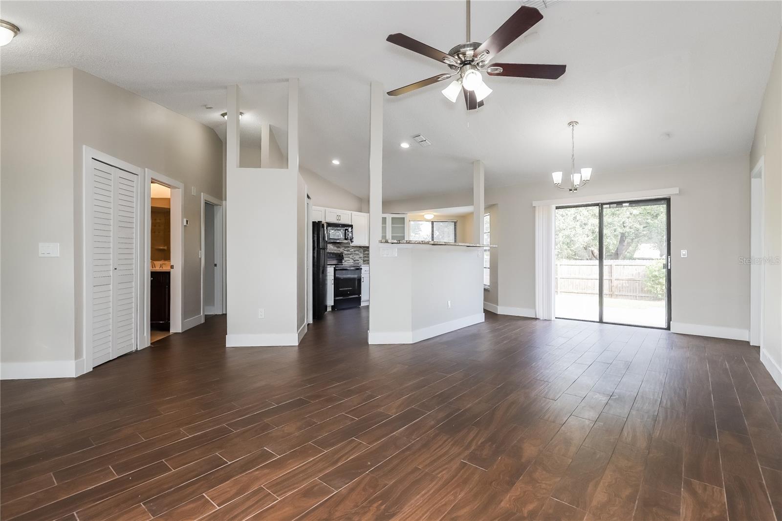 Image 2 of 16 For 1515 Kestrel Way