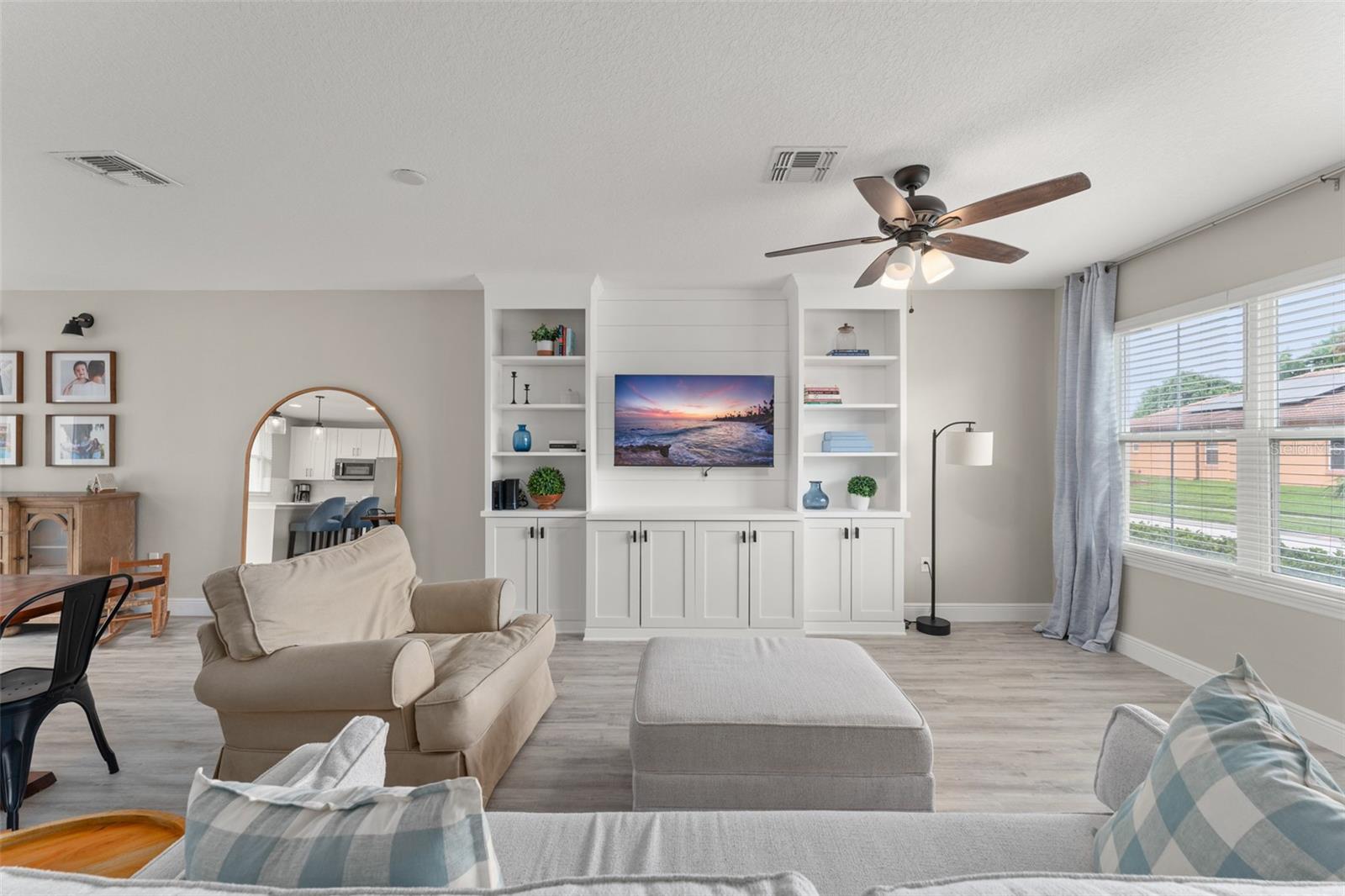 Image 4 of 34 For 3132 Camino Real Drive N