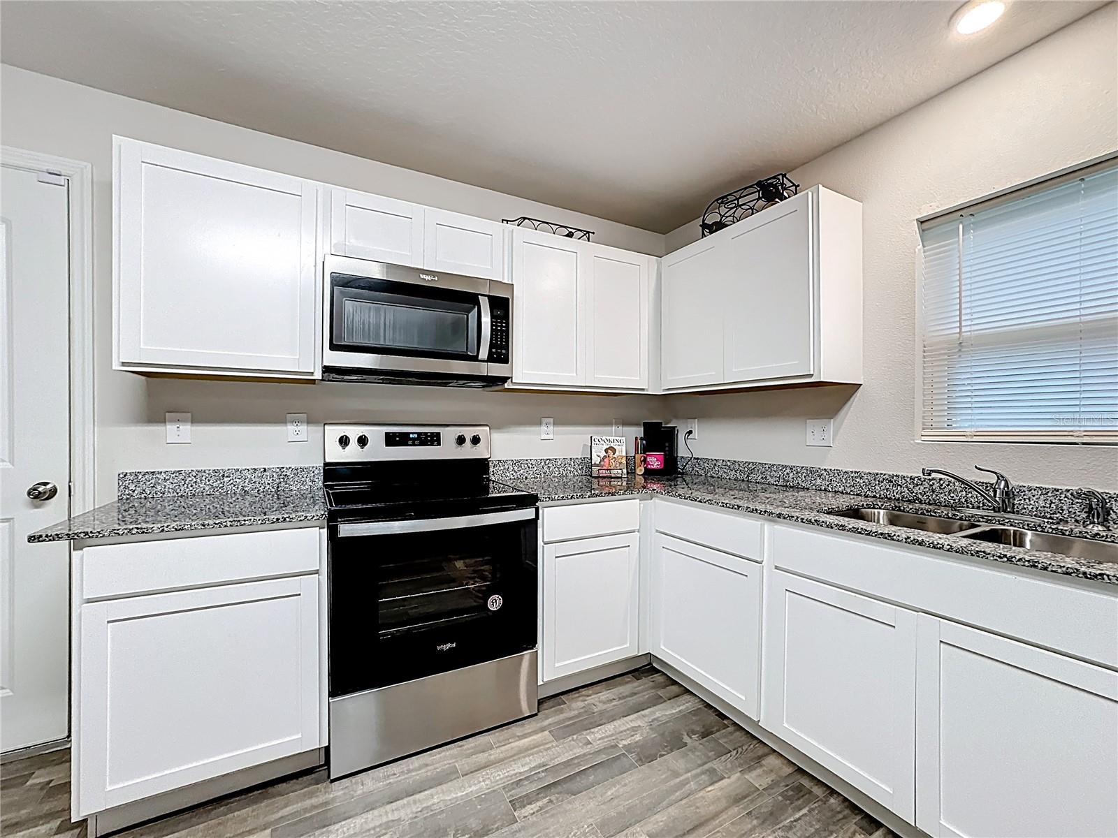 Image 10 of 60 For 477 Cardinal Court