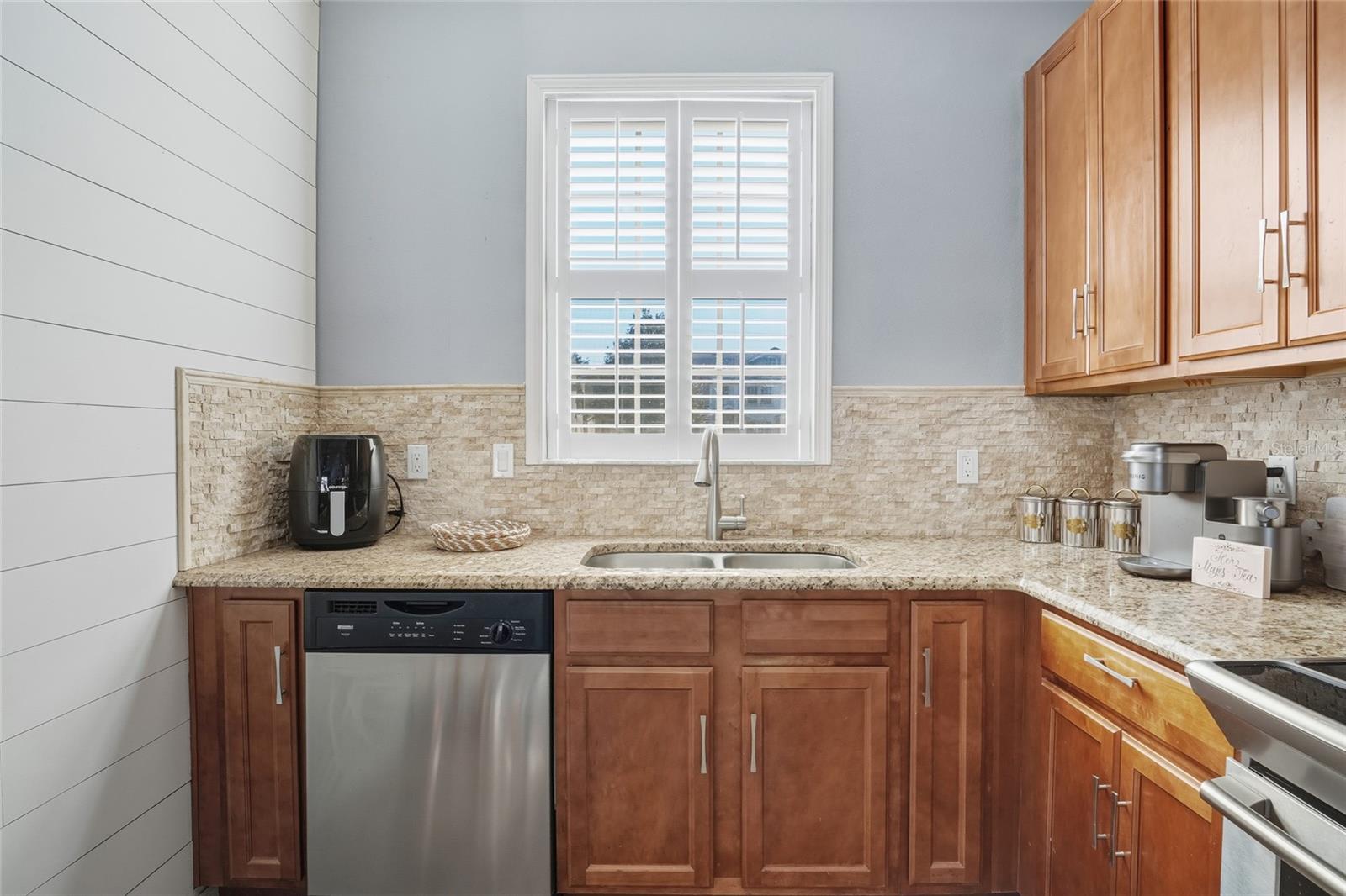 Image 13 of 33 For 14227 Avenue Of The Groves Run